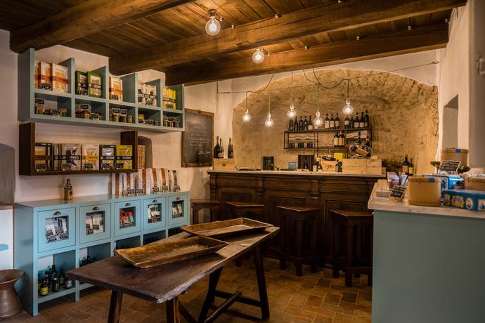 Wine and olive oil shop - Gallery - 4